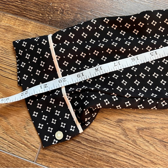 Loft - Long Sleeve Black and White Top Size : XS - Picture 9 of 9